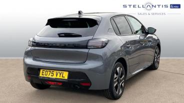 SPOTICAR Peugeot 208 1.2 Puretech Allure Euro 6 (s/s) 5dr Used Car - Hatchback Petrol  - Romford - 1200578719_3