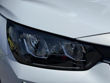 SPOTICAR Peugeot 208 1.2 Hybrid Allure E-dsc6 Euro 6 (s/s) 5dr Used Car - Hatchback Hybrid White - Watford - 1200583557_3