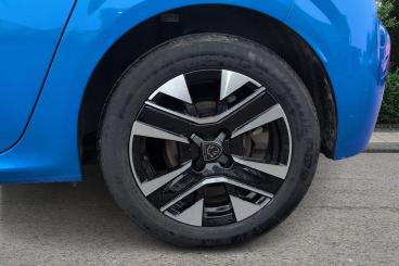 SPOTICAR Peugeot 208 1.2 Puretech Allure Euro 6 (s/s) 5dr Used Car - Hatchback Petrol Blue - Newbury - 1200584157_5
