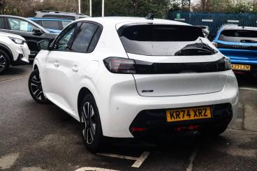 SPOTICAR Peugeot 208 1.2 Puretech Allure Euro 6 (s/s) 5dr Used Car - Hatchback Petrol White - Leamington - 1200585830_2