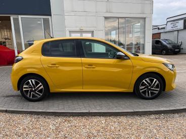 SPOTICAR Peugeot 208 1.2 Puretech Allure Premium + Eat Euro 6 (s/s) 5dr Used Car - Hatchback Petrol Yellow - Ryde - 1200588581_3