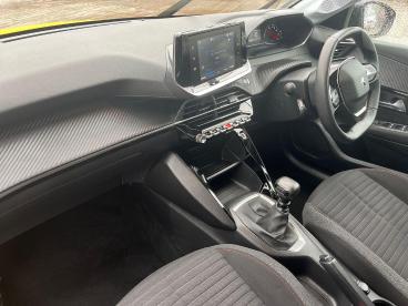 SPOTICAR Peugeot 208 1.2 Puretech Active Premium + Euro 6 (s/s) 5dr Used Car - Hatchback Petrol Yellow - Blackpool - 1200589396_2