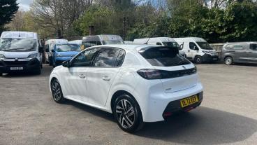 SPOTICAR Peugeot 208 1.2 Puretech Allure Premium + Eat Euro 6 (s/s) 5dr Used Car - Hatchback Petrol White - Godalming - 1200590068_5