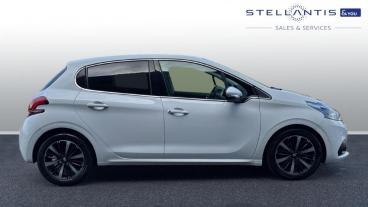 SPOTICAR Peugeot 208 1.2 Puretech Tech Edition Euro 6 (s/s) 5dr Used Car - Hatchback Petrol White - Bristol - 1200591590_2