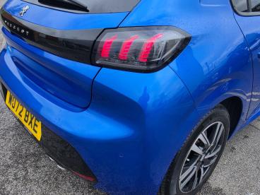 SPOTICAR Peugeot 208 1.2 Puretech Allure Premium + Eat Euro 6 (s/s) 5dr Used Car - Hatchback Petrol Blue - Wakefield - 1200591926_5