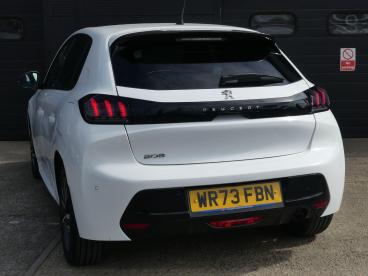 SPOTICAR Peugeot 208 1.2 Puretech Allure Premium + Euro 6 (s/s) 5dr Used Car - Hatchback Petrol White - Devizes - 1200595259_3