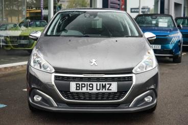 SPOTICAR Peugeot 208 1.2 Puretech Tech Edition Euro 6 (s/s) 5dr Used Car - Hatchback Petrol Grey - Leamington - 1200601842_3