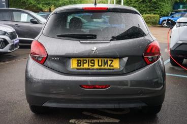 SPOTICAR Peugeot 208 1.2 Puretech Tech Edition Euro 6 (s/s) 5dr Used Car - Hatchback Petrol Grey - Leamington - 1200601842_4