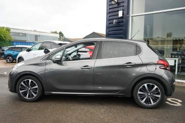 SPOTICAR Peugeot 208 1.2 Puretech Tech Edition Euro 6 (s/s) 5dr Used Car - Hatchback Petrol Grey - Leamington - 1200601842_5