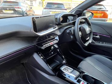 SPOTICAR Peugeot 208 1.2 Gt E-dsc6 Euro 6 (s/s) 5dr Used Car - Hatchback Hybrid Grey - Wolverhampton - 1200602386_3