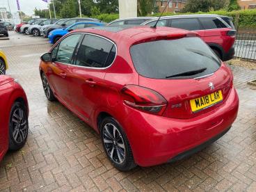 SPOTICAR Peugeot 208 1.2 Puretech Allure Premium Euro 6 (s/s) 5dr Used Car - Hatchback Petrol Red - Colchester - 1200603790_4