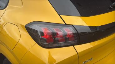 SPOTICAR Peugeot 208 1.2 Puretech Active Premium + Euro 6 (s/s) 5dr Used Car - Hatchback Petrol Yellow - Bristol - 1200608758_5
