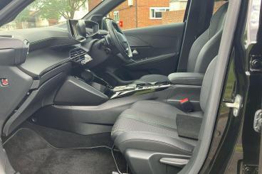SPOTICAR Peugeot 208 1.2 Puretech Gt Eat Euro 6 (s/s) 5dr Used Car - Hatchback Petrol Black - Sidcup - 1200608768_3