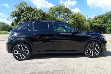 SPOTICAR Peugeot 208 1.2 Gt Premium E-dsc6 Euro 6 (s/s) 5dr Used Car - Hatchback Hybrid Black - Eastbourne - 1200608782_2