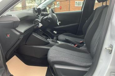 SPOTICAR Peugeot 208 1.2 Puretech Style Euro 6 (s/s) 5dr Used Car - Hatchback Petrol White - Dartford - 1200609431_3