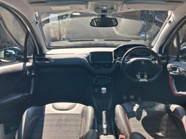 SPOTICAR Peugeot 208 1.2 Puretech Gpf Gt Line Euro 6 (s/s) 5dr Used Car - Hatchback Petrol White - Accrington - 1200612669_2