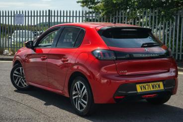 SPOTICAR Peugeot 208 1.2 Puretech Allure Premium Euro 6 (s/s) 5dr Used Car - Hatchback Petrol Red - Bromsgrove - 1200616111_2