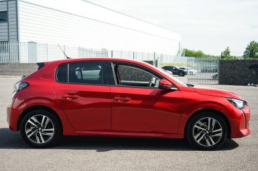 SPOTICAR Peugeot 208 1.2 Puretech Allure Premium Euro 6 (s/s) 5dr Used Car - Hatchback Petrol Red - Bromsgrove - 1200616111_5