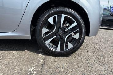 SPOTICAR Peugeot 208 1.2 Puretech Allure Euro 6 (s/s) 5dr Used Car - Hatchback Petrol Grey - Southend-on-sea - 1200618257_5