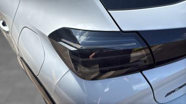 SPOTICAR Peugeot 208 1.2 Puretech Gt Premium Euro 6 (s/s) 5dr Used Car - Hatchback Petrol White - Sheffield - 1200621044_5