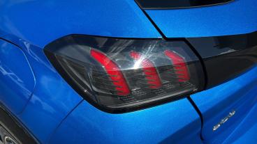SPOTICAR Peugeot 208 1.2 Puretech Gt Eat Euro 6 (s/s) 5dr Used Car - Hatchback Petrol Blue - Sheffield - 1200623492_5
