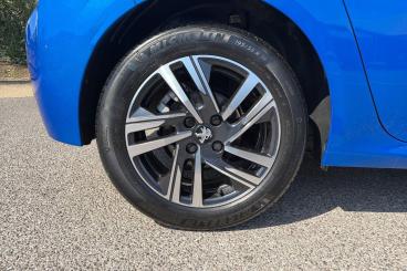 SPOTICAR Peugeot 208 1.2 Puretech Allure Premium + Euro 6 (s/s) 5dr Used Car - Hatchback Petrol Blue - Basildon - 1200623982_5