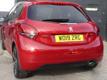 SPOTICAR Peugeot 208 1.2 Puretech Gpf Gt Line Euro 6 (s/s) 5dr Used Car - Hatchback Petrol Red - Devizes - 1200625981_3
