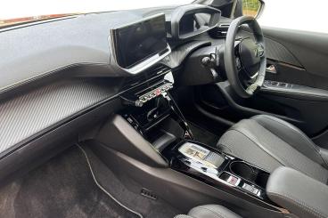 SPOTICAR Peugeot 208 1.2 Gt E-dsc6 Euro 6 (s/s) 5dr Used Car - Hatchback Hybrid Red - Newbury - 1200630196_2