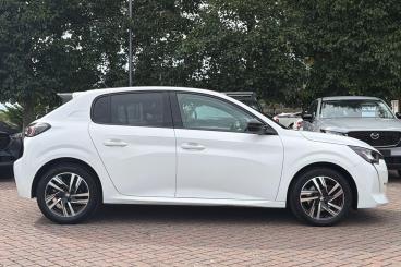 SPOTICAR Peugeot 208 1.2 Puretech Allure Premium + Eat Euro 6 (s/s) 5dr Used Car - Hatchback Petrol White - Worthing - 1200631999_2