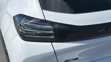 SPOTICAR Peugeot 208 1.2 Gt Premium E-dsc6 Euro 6 (s/s) 5dr Used Car - Hatchback Hybrid White - West London - 1200633414_5