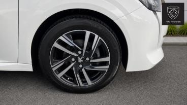 SPOTICAR Peugeot 208 1.2 Puretech Active Premium + Euro 6 (s/s) 5dr Used Car - Hatchback Petrol White - Rochdale - 1200635846_5