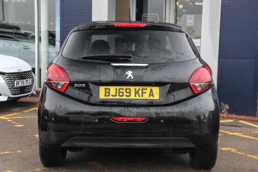 SPOTICAR Peugeot 208 1.2 Puretech Tech Edition Euro 6 (s/s) 5dr Used Car - Hatchback Petrol Black - Bulkington - 1200639856_3