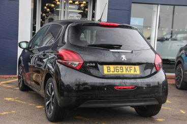 SPOTICAR Peugeot 208 1.2 Puretech Tech Edition Euro 6 (s/s) 5dr Used Car - Hatchback Petrol Black - Bulkington - 1200639856_4