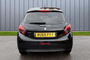 SPOTICAR Peugeot 208 1.2 Puretech Tech Edition Euro 6 (s/s) 5dr Used Car - Hatchback Petrol Black - Dorchester - 1200642298_5
