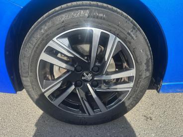 SPOTICAR Peugeot 208 1.2 Puretech Allure Premium + Euro 6 (s/s) 5dr Used Car - Hatchback Petrol Blue - Watford - 1200643079_3