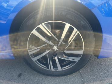 SPOTICAR Peugeot 208 1.2 Puretech Allure Premium + Euro 6 (s/s) 5dr Used Car - Hatchback Petrol Blue - Watford - 1200643079_5