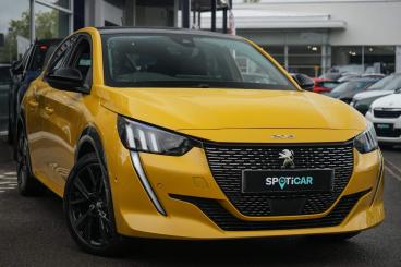 SPOTICAR Peugeot 208 1.2 Puretech Gt Eat Euro 6 (s/s) 5dr Used Car - Hatchback Petrol Yellow - Leamington - 1200643608_1