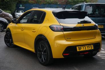 SPOTICAR Peugeot 208 1.2 Puretech Gt Eat Euro 6 (s/s) 5dr Used Car - Hatchback Petrol Yellow - Leamington - 1200643608_3