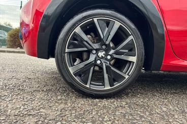 SPOTICAR Peugeot 208 1.2 Puretech Gt Eat Euro 6 (s/s) 5dr Used Car - Hatchback Petrol Red - Southend-on-sea - 1200644044_5