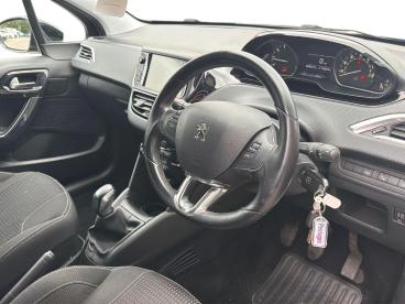 SPOTICAR Peugeot 208 1.2 Puretech Tech Edition Euro 6 (s/s) 5dr Used Car - Hatchback Petrol Black - Scunthorpe - 1200645959_5