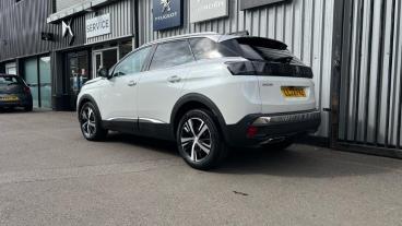 SPOTICAR Peugeot 3008 1.2 Puretech Gt Eat Euro 6 (s/s) 5dr Used Car - Suv Petrol White - Romford - 1200531967_5