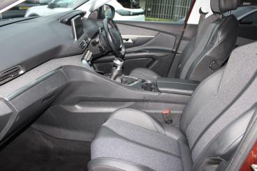 SPOTICAR Peugeot 3008 1.2 Puretech Allure Euro 6 (s/s) 5dr Used Car - Suv Petrol Bronze - Dorchester - 1200552463_2