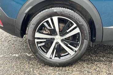 SPOTICAR Peugeot 3008 1.2 Puretech Gt Line Euro 6 (s/s) 5dr Used Car - Suv Petrol Blue - Southend-on-sea - 1200560630_5