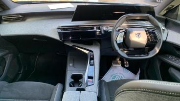 SPOTICAR Peugeot 3008 1.2 Hybrid Gt E-dsc6 Euro 6 (s/s) 5dr Used Car - Suv Hybrid Blue - Crawley - 1200561195_4