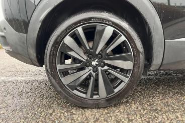SPOTICAR Peugeot 3008 1.2 Puretech Gt Premium Eat Euro 6 (s/s) 5dr Used Car - Suv Petrol Black - Southend-on-sea - 1200570861_5