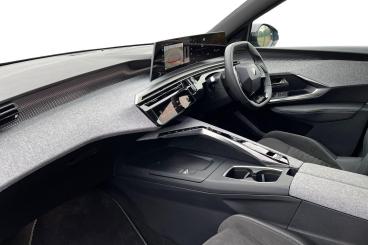 SPOTICAR Peugeot 3008 1.2 Hybrid Gt E-dsc6 Euro 6 (s/s) 5dr Used Car - Suv Hybrid Blue - Southend-on-sea - 1200572142_2