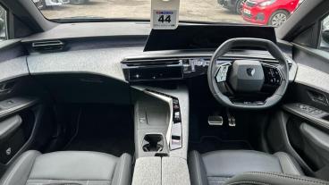 SPOTICAR Peugeot 3008 1.2 Hybrid Gt E-dsc6 Euro 6 (s/s) 5dr Used Car - Suv Hybrid Grey - Godalming - 1200585044_4