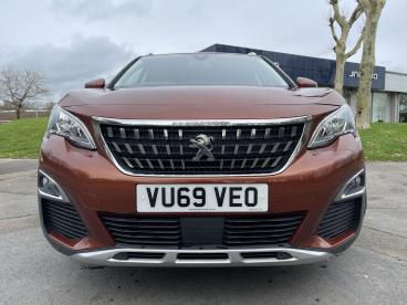 SPOTICAR Peugeot 3008 1.2 Puretech Allure Euro 6 (s/s) 5dr Used Car - Suv Petrol Bronze - Swansea - 1200585050_2