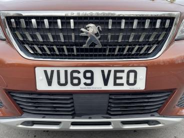 SPOTICAR Peugeot 3008 1.2 Puretech Allure Euro 6 (s/s) 5dr Used Car - Suv Petrol Bronze - Swansea - 1200585050_4