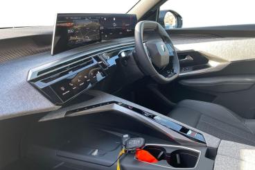 SPOTICAR Peugeot 3008 1.2 Hybrid Gt E-dsc6 Euro 6 (s/s) 5dr Used Car - Suv Hybrid White - Newark On Trent - 1200585631_2